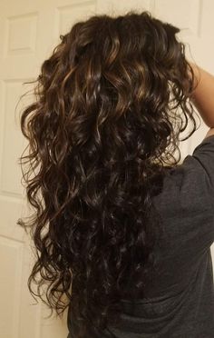 Wavy Curly Hair, Hair Stylies, Curly Hair Cuts, Hair Inspo Color, Hair Photo, Long Curly Hair, Long Curly, Aesthetic Hair