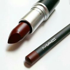 Mac Lip Combo, Lipstick Burgundy, Nails Fall Colors, Trendy Nails Fall, Mac Brush, Mac Diva, Mac Diva Lipstick, Beauty Desk