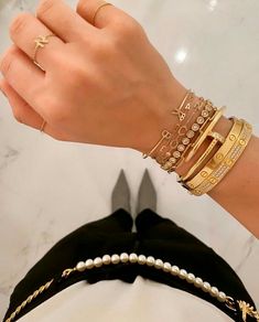 Jewelry Wishlist, Bracelet Stacks, Bracelets Gold, Luxury Jewellery, Cartier Jewelry, Closet Essentials, Dream Jewelry, Jewelry Inspo, Bracelet Stack