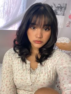 Aesthetic Wispy Bangs Haircut, Hot Wispy Bangs, Medium Length Haircut With Full Bangs, Cute Haircuts Bangs, Mexican Bangs Hair, Hair Styles Shoulder Length With Bangs, Wispy Bangs Dark Brown Hair, Short Hair Inspo Layers Bangs, Black Wispy Bangs