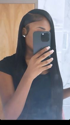 Side part hairstyle leave out sew in quickweave Middle Part Qw Leave Out, Side Parts Sew In, Side Part See In Leave Out With Curls, Side Part Hairstyles Leave Out, Easy Sew In Hairstyles, Hairstyles For The Mall, Deep Part Sew In With Leave Out, Quickweave Hairstyles Side Part, Simple Sew In Hairstyles