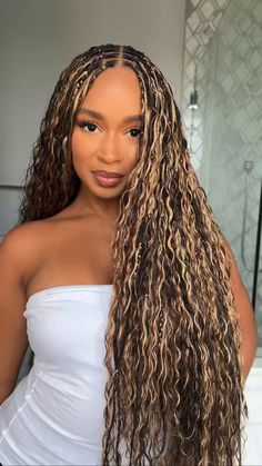 Here’s how to bora bora boho braids, the best curly human hair to use based on different curl types, expert maintenance tips to prevent tangling and 40 gorgeous must try bora bora braids hairstyles. Bora Bora Braids Blonde, Tropical Braids, Miami Braids, Boho Braids With Color, Different Curl Types, Blonde Boho Braids, Bora Braids, Curly Box Braids, Mermaid Braids