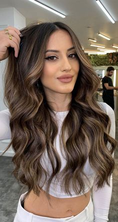 Chocolate Brown With Blonde Highlights, Hair Colours Ideas, Brunette Or Blonde, Brown With Blonde, Rambut Brunette, Brown With Blonde Highlights, 50 Hair