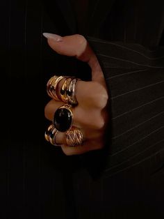 This Rings 🔥 Black Jewelry Aesthetic, Vintage Jewellery Aesthetic, Bijoux Aesthetic, خواتم خطوبة, Gold Statement Jewelry, Dope Jewelry Accessories, Gold Aesthetic, Dope Jewelry, Classy Jewelry