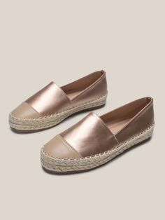 Espadrille Flats, Slip On Espadrilles, Women Flats, Flat Espadrilles, Flat Shoes, Gold Style, Womens Flats, Loafers Men, High Heel Shoes