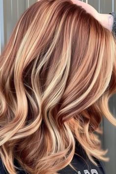 Hairnet Hairstyles, Calico Hair Color, Hair Color Hairstyles, Nyc Hair Salon, Calico Hair, Gemini Hair, Color Hairstyles, Long To Short Hair, Natural Gray Hair