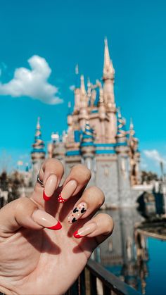 Disney Theme Acrylic Nails, Mickey Almond Nails, Disney Nail Designs French Tips, Magic Kingdom Nail Ideas, Disney Nails Oval, Acrylic Nails Disney Designs, Vacation Nails Disney, Cute Nails For Disney World, Disneyworld Nails Acrylics