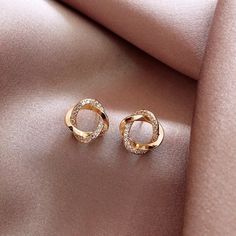 Gold Tone, Twisted Knot Earrings With Studs All Around. Material Is Sterling Silver Which Causes No Irritation. Simple, Beautiful, Elegant Studs. Clean And Smoke Free Home. Pearl Statement Earrings, Needle Earrings, Classy Earrings, Earrings Luxury, Wedding Earrings Drop