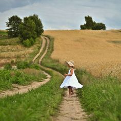 . Girl Walk, Country Lane, Country Walk, Country Roads Take Me Home, Country Scenes, Down On The Farm, Country Farm, Summer Breeze, Take Me Home