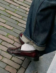 Bordeaux Loafers Outfit, Sacs Tote Bags, Shoes Aesthetic, Loafers Outfit, Aesthetic Shoes, Winter Fits, Pretty Shoes