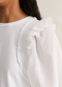 ME+EM's White Check Detail Boxy T-Shirt is elevated with feminine ruffles at the armholes and fluted sleeves decorated with a contrasting woven check pattern for a flattering finish. Shop now. Fashion Me, Ankle Sleeve, Pink Olive, Womenswear Fashion, Now And Forever, White Shirts, Jersey Top, Check Pattern, Crop Tee