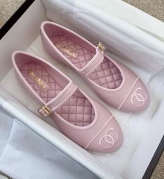 Ballerina Shoes Chanel, Pink Chanel Flats, Luxury Ballet Flats, Ballet Flats Aesthetic, Ballet Flats Pink, Chanel Ballerina Flats, Chanel Ballerina, Ballet Flats Outfit, Designer Ballet Flats