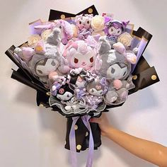 Sanrio Kuromi Bouquet Doll Bouquet, Christmas Bouquet, Style Kawaii, Hello Kitty Birthday, Kawaii Style, Fantasias Halloween, Hello Kitty Items, Sanrio Characters, Decoration Design