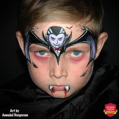 Halloween is right across the corner! Our certified School instructor Annabel Hoogeveen prepared a new stunning tutorial for you to rock this season! Check out this amazing Vampire design. We hope that you will make dozens of kids happy with it in just a few weeks! Vampire Face Painting, Paint Tutorial Step By Step, Face Painting For Beginners, Bat Face Paint, Vampire Face Paint, Face Paint Tutorial, Vampire Makeup Halloween, Vampire Face