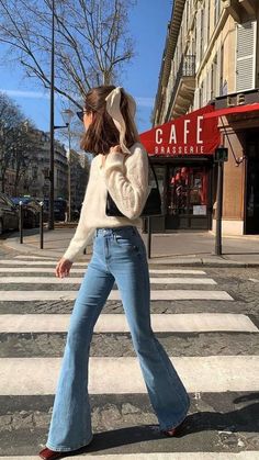 Fashion 23, Flare Jeans Outfit, Looks Jeans, Mode Hippie, Shein Outfits, School Looks, Trendy Fall, 가을 패션