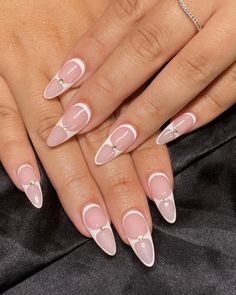 Nails W Pearls, Gothic Nails, Gel Designs, Dream Nails, Chic Nails, Best Acrylic Nails, Cute Acrylic Nails, Nails On Fleek