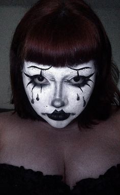 Goth Make Up Look, Cute Clown Makeup Looks, Vampire Clown Makeup, Clown Makeup Black And Red, Goth Clowncore Makeup, Art The Clown Makeup, Corps Makeup, Goth Face Paint, Clown Makeup Black And White