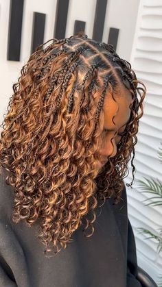 Blonde For Black Women, Hairstyle For Black Women, Side Swept Braid, Braids Blonde, Ghana Braids Hairstyles, Curly Hair Pieces, New Natural Hairstyles, Cornrows Styles