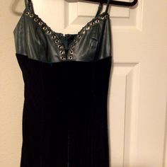 Sexy Velvet Halter Maxi Dress. Nwot. Never Worn Velvet Maxi Dress, Velvet Maxi, Halter Maxi Dress, Halter Maxi, Green Sequins, Halter Maxi Dresses, Green Velvet, Hunter Green, Velvet Dress