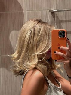 Rambut Brunette, Blonde Hair Inspiration, Short Blonde Hair, Cut My Hair, Hair Inspo Color, Bad Hair, Layered Haircuts, Aesthetic Hair, Layered Hair