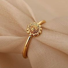 Simple Ring Design, Latest Gold Ring Designs, Couple Ring Design, Unique Gold Jewelry Designs, Gold Jewels Design, Gold Earrings Models, Gold Bride Jewelry