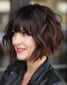 Heavy Fringe Short Hair, Heavy Fringe Bob, Full Face Short Haircuts, Round Face Bob With Bangs, Short Lob With Bangs, Full Bangs Short Hair, Wispy Bangs Haircut, Bangs Haircut Ideas, Short Bob With Fringe