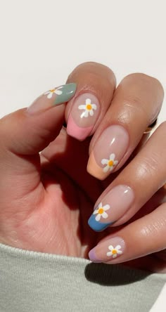 28. Different Colour French Tip Nails with Daisy Accents I can’t tell you how much I love neutral nude nails but I also love... Uñas Aesthetic, Spring Acrylic Nails, Nails Yellow, Summery Nails, Cute Gel Nails, Art Competitions, Easter Nails, Short Acrylic Nails Designs, Dream Nails