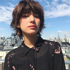 伸ばしかけはウルフカットでニュアンスチェンジも♡ 山下永次 Hairstyles Grunge, Grunge Hairstyles, Haircut 2020, Grunge Haircut, Androgynous Hair, Short Grunge Hair, Haircut Short, Punk Hair, Wolf Cut