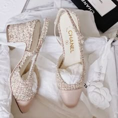 Chanel Aesthetic, Hak Tinggi, Chanel Heels, Love Luxury, Mode Chanel, Heels Classy, Luxury Jewellery