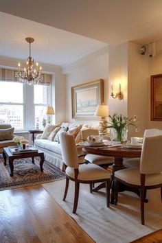 Dinning Room And Living Room Combo, Small Dining Room Layout, Lounge Dining Room Ideas, Cozy Home Aesthetic Living Room, Small Dining Room Decor Ideas, Living Room Combo Ideas, Small Living And Dining Room, Dining Living Room Combo, Dining Room Combo Ideas