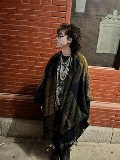 Goth fashion Male Whimsigoth, Androgynous Goth Fashion, Non Binary Fashion Androgynous Style, Goth Wizard, Masc Goth Outfits, Masculine Goth, Masc Goth, Nb Fashion, Non Binary Fashion