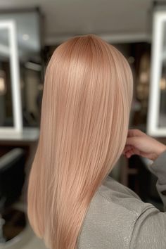 Персиково-жемчужный блонд Cute Blonde Hair Colors, Gold Blonde Hair Color, Rose Gold Blonde Hair, Warm Blonde Hair Color, Peach Blonde Hair, Blonde Dip Dye, Gold Blonde Hair, Blond Rose, Light Blonde Balayage