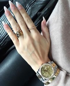 Cartier Love Bracelet Diamond, Tumblr Travel, Heart Wedding Rings, Korean Accessories, Trendy Heels, Luxury Lifestyle Fashion, Goals Inspiration, Unique Diamond Rings, Bangles Jewelry Designs