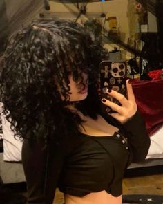 Curly Hair Emo, Girl Hairstyles Curly Hair, Cute Mirror Selfie, Long To Short Haircut, Natural Short Hairstyles, Top 10 Hairstyles, Hair Styles Cute, Curly Black Hair, Short Hairstyles For Black Women