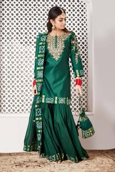 Shop for Pink City Green Silk Chanderi Kurta Gharara Set for Women Online at Aza Fashions Garara Dress, Gharara Designs, डिजाइनर कपड़े, Hand Embroidery Work, Kurti Embroidery, Bandhani Dress, Indian Party Wear, Pink City, Pakistani Fashion Party Wear