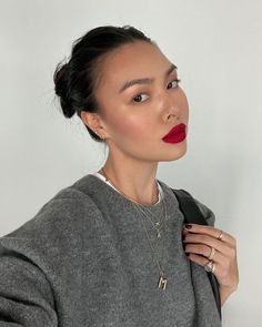 Red Lips Outfit, Red Lip Makeup, Makijaż Smokey Eye, Bold Lips, Make Up Looks, Red Lipstick, 가을 패션, Aesthetic Makeup