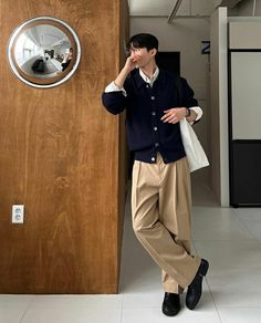 Black Wide Leg Pants Outfit Men, Casual Rich Guy Outfit, Aesthetic Outfits Men Vintage, Korean Smart Casual Outfit, Formal Pant For Men, Fashion Models Men, Pants Outfit Men, Trendy Boy Outfits