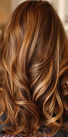 30 Hair Color, Caramel Ombre, Stand Out In A Crowd, Caramel Blonde, Shoulder Length Hair Cuts, Brown Blonde Hair, Brown Hair With Highlights