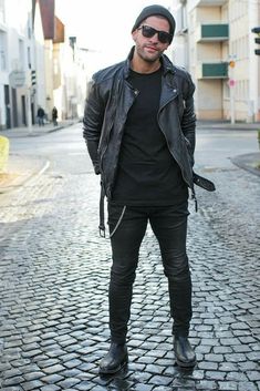 Men Fashion 2020, Cargo Jacket Mens, Green Cargo Jacket, Black Leather Chelsea Boots, Mens Fashion Casual Winter, Wearing All Black, Jackets Men Fashion, Black Chelsea Boots, Mens Fashion Suits