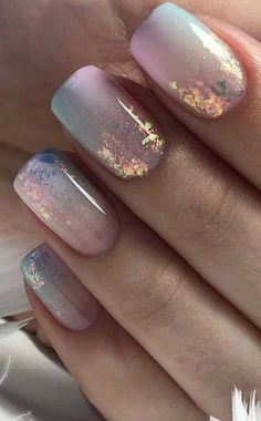 And Nail Designs, Spring Metallic Nails, Gel Nails Iridescent, Nature Inspired Nails Art Designs, Iridescent Nail Designs, Trendy Nails Glitter, Irridescent Nails, Nails Iridescent, Spring Nail Inspiration