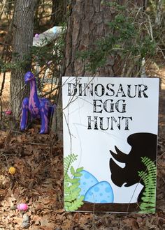 there is a sign that says dinosaur egg hunt