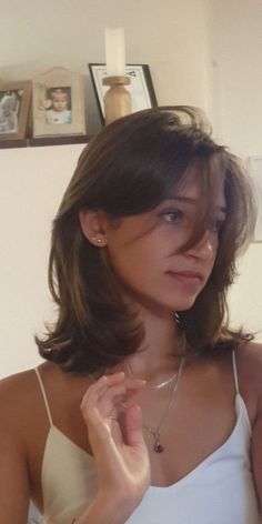 Uneven Shoulder Length Hair, Short Brunette Hair With Layers And Curtain Bangs, Hair Inspo Shoulder Length Layers, Straight Hair Mid Length Haircut, Short Preppy Hair, Shoulder Length Hair Layers Curtain Bangs, Short Hair On Heart Shaped Face, Shoulder Length Brown Hair With Curtain Bangs, Short Straight Haircuts For Round Faces