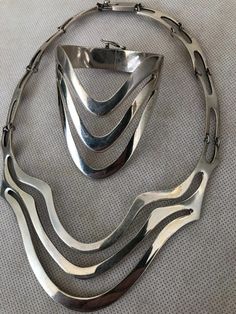 Rare VNTG Erika Hult de Corral RIC Modernist Chevron Chocker Bracelet Set 127.4G | eBay Vintage Formal Jewelry With Unique Design, Vintage Jewelry With Unique Design For Formal Occasions, Chocker Necklace, Silver Necklace Statement, Necklace And Bracelet, Bracelet Cuff, Vintage Watches, Very Rare, Bracelet Set