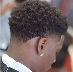 Styling Short Curly Hair, Fade Black Men, Dele Ali, Black Fade Haircut, Afro Hair Fade, Temp Fade, Temp Fade Haircut, Taper Fade Short Hair, Fade Haircut Curly Hair