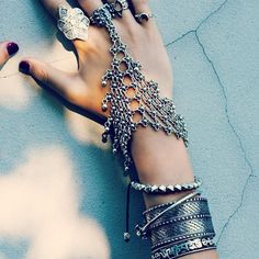 Bohemian Turkish Gypsy Hand Bracelet Street Ware, Bracelets Hippie, Beachy Chic, Hand Harness, Bracelets And Rings, Retro Ring, Bohol, Hand Bracelet, Bridal Bracelet