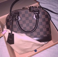 Barber Art, Fake Vs Real, Louis Vuitton Taschen, Alma Bb, Lv Handbags, Vintage Louis Vuitton