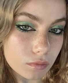 Green Freckles Makeup, Grunge Fairy Makeup Looks, Hoco Makeup Ideas For Green Dress, Easy Alien Makeup Simple, Fairy Glitter Makeup, Colored Waterline, Green Simple Makeup, Mama Mia Makeup, Makeup Looks Hazel Eyes