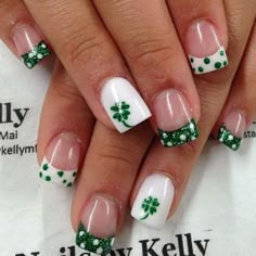 St Patricks Nail Designs, Irish Nails, Saint Patrick Nail, Nail Design Glitter, March Nails, St Patricks Day Nails, Fingernail Designs, Manicure Tips, Nail Style