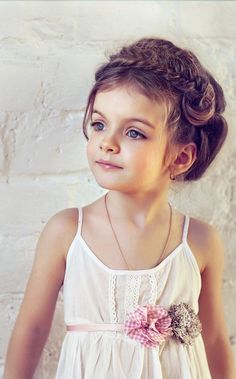 Wedding Hairstyles For Little Girls-this will have to be the hairstyle for my flower girl...but idk who can do it... Easy Wedding Hairstyles, Easy Wedding, Cute Simple Hairstyles, Simple Wedding Hairstyles, Hairstyles For School, Hair Dos, Cute Hairstyles