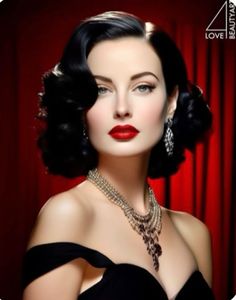 Hollywood Glamour Hair, Hollywood Glamour Photography, Vintage Short Hair, 40s Mode, Old Hollywood Hair, Vintage Hairstyle, Hairstyle Ideas Easy, Wedding Makeup Tutorial, Glamour Hair